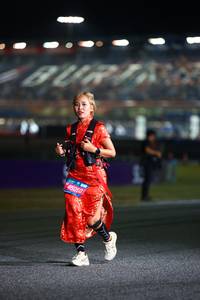 BIB: 090
                            <button type="button" onclick="openModal(19987194)" class="btn btn-primary btn-sm float-right btn-popup" data-toggle="modal" data-target=".modal-high-quality">
                        <i class="fas fa-shopping-cart"></i> Add to Cart
                    </button>
                                            <button type="button" onclick="isThisMe(19987194, true)" class="btn btn-success btn-sm float-right btn-popup btn-isme hidden" data-toggle="tooltip" data-placement="bottom" title="นี่คือรูปของคุณใช่ไหม คลิกที่นี่เพื่อเอาเข้าอัลบั้ม">
                        <i class="fas fa-plus"></i> Add to album
                    </button>
                    <button type="button" onclick="isThisMe(19987194, false)" class="btn btn-warning btn-sm float-right btn-popup btn-isnotme hidden">
                        <i class="fas fa-ban"></i> Remove from album
                    </button>