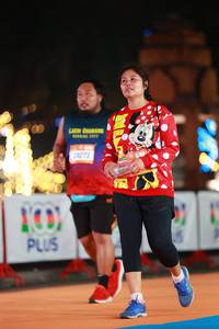 BIB: 2972, 24273, 110
                            <button type="button" onclick="openModal(20500384)" class="btn btn-primary btn-sm float-right btn-popup" data-toggle="modal" data-target=".modal-high-quality">
                        <i class="fas fa-shopping-cart"></i> Add to Cart
                    </button>
                                            <button type="button" onclick="isThisMe(20500384, true)" class="btn btn-success btn-sm float-right btn-popup btn-isme hidden" data-toggle="tooltip" data-placement="bottom" title="นี่คือรูปของคุณใช่ไหม คลิกที่นี่เพื่อเอาเข้าอัลบั้ม">
                        <i class="fas fa-plus"></i> Add to album
                    </button>
                    <button type="button" onclick="isThisMe(20500384, false)" class="btn btn-warning btn-sm float-right btn-popup btn-isnotme hidden">
                        <i class="fas fa-ban"></i> Remove from album
                    </button>