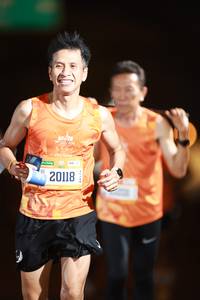 BIB: 20118
                            <button type="button" onclick="openModal(19822266)" class="btn btn-primary btn-sm float-right btn-popup" data-toggle="modal" data-target=".modal-high-quality">
                        <i class="fas fa-shopping-cart"></i> Add to Cart
                    </button>
                                            <button type="button" onclick="isThisMe(19822266, true)" class="btn btn-success btn-sm float-right btn-popup btn-isme hidden" data-toggle="tooltip" data-placement="bottom" title="นี่คือรูปของคุณใช่ไหม คลิกที่นี่เพื่อเอาเข้าอัลบั้ม">
                        <i class="fas fa-plus"></i> Add to album
                    </button>
                    <button type="button" onclick="isThisMe(19822266, false)" class="btn btn-warning btn-sm float-right btn-popup btn-isnotme hidden">
                        <i class="fas fa-ban"></i> Remove from album
                    </button>
