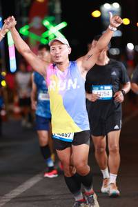 BIB: 4057, 42754, 304
                            <button type="button" onclick="openModal(20081619)" class="btn btn-primary btn-sm float-right btn-popup" data-toggle="modal" data-target=".modal-high-quality">
                        <i class="fas fa-shopping-cart"></i> Add to Cart
                    </button>
                                            <button type="button" onclick="isThisMe(20081619, true)" class="btn btn-success btn-sm float-right btn-popup btn-isme hidden" data-toggle="tooltip" data-placement="bottom" title="นี่คือรูปของคุณใช่ไหม คลิกที่นี่เพื่อเอาเข้าอัลบั้ม">
                        <i class="fas fa-plus"></i> Add to album
                    </button>
                    <button type="button" onclick="isThisMe(20081619, false)" class="btn btn-warning btn-sm float-right btn-popup btn-isnotme hidden">
                        <i class="fas fa-ban"></i> Remove from album
                    </button>