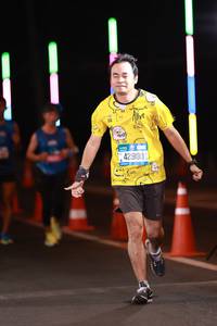 BIB: 42900
                            <button type="button" onclick="openModal(20078157)" class="btn btn-primary btn-sm float-right btn-popup" data-toggle="modal" data-target=".modal-high-quality">
                        <i class="fas fa-shopping-cart"></i> Add to Cart
                    </button>
                                            <button type="button" onclick="isThisMe(20078157, true)" class="btn btn-success btn-sm float-right btn-popup btn-isme hidden" data-toggle="tooltip" data-placement="bottom" title="นี่คือรูปของคุณใช่ไหม คลิกที่นี่เพื่อเอาเข้าอัลบั้ม">
                        <i class="fas fa-plus"></i> Add to album
                    </button>
                    <button type="button" onclick="isThisMe(20078157, false)" class="btn btn-warning btn-sm float-right btn-popup btn-isnotme hidden">
                        <i class="fas fa-ban"></i> Remove from album
                    </button>