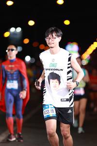 BIB: 422
                            <button type="button" onclick="openModal(20153778)" class="btn btn-primary btn-sm float-right btn-popup" data-toggle="modal" data-target=".modal-high-quality">
                        <i class="fas fa-shopping-cart"></i> Add to Cart
                    </button>
                                            <button type="button" onclick="isThisMe(20153778, true)" class="btn btn-success btn-sm float-right btn-popup btn-isme hidden" data-toggle="tooltip" data-placement="bottom" title="นี่คือรูปของคุณใช่ไหม คลิกที่นี่เพื่อเอาเข้าอัลบั้ม">
                        <i class="fas fa-plus"></i> Add to album
                    </button>
                    <button type="button" onclick="isThisMe(20153778, false)" class="btn btn-warning btn-sm float-right btn-popup btn-isnotme hidden">
                        <i class="fas fa-ban"></i> Remove from album
                    </button>