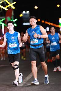 BIB: 1129, 41195, 42710
                            <button type="button" onclick="openModal(20157832)" class="btn btn-primary btn-sm float-right btn-popup" data-toggle="modal" data-target=".modal-high-quality">
                        <i class="fas fa-shopping-cart"></i> Add to Cart
                    </button>
                                            <button type="button" onclick="isThisMe(20157832, true)" class="btn btn-success btn-sm float-right btn-popup btn-isme hidden" data-toggle="tooltip" data-placement="bottom" title="นี่คือรูปของคุณใช่ไหม คลิกที่นี่เพื่อเอาเข้าอัลบั้ม">
                        <i class="fas fa-plus"></i> Add to album
                    </button>
                    <button type="button" onclick="isThisMe(20157832, false)" class="btn btn-warning btn-sm float-right btn-popup btn-isnotme hidden">
                        <i class="fas fa-ban"></i> Remove from album
                    </button>