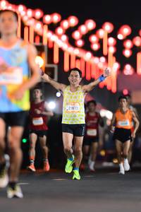 BIB: 20673
                            <button type="button" onclick="openModal(19814767)" class="btn btn-primary btn-sm float-right btn-popup" data-toggle="modal" data-target=".modal-high-quality">
                        <i class="fas fa-shopping-cart"></i> Add to Cart
                    </button>
                                            <button type="button" onclick="isThisMe(19814767, true)" class="btn btn-success btn-sm float-right btn-popup btn-isme hidden" data-toggle="tooltip" data-placement="bottom" title="นี่คือรูปของคุณใช่ไหม คลิกที่นี่เพื่อเอาเข้าอัลบั้ม">
                        <i class="fas fa-plus"></i> Add to album
                    </button>
                    <button type="button" onclick="isThisMe(19814767, false)" class="btn btn-warning btn-sm float-right btn-popup btn-isnotme hidden">
                        <i class="fas fa-ban"></i> Remove from album
                    </button>