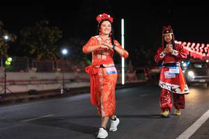 BIB: 6340
                            <button type="button" onclick="openModal(20286215)" class="btn btn-primary btn-sm float-right btn-popup" data-toggle="modal" data-target=".modal-high-quality">
                        <i class="fas fa-shopping-cart"></i> Add to Cart
                    </button>
                                            <button type="button" onclick="isThisMe(20286215, true)" class="btn btn-success btn-sm float-right btn-popup btn-isme hidden" data-toggle="tooltip" data-placement="bottom" title="นี่คือรูปของคุณใช่ไหม คลิกที่นี่เพื่อเอาเข้าอัลบั้ม">
                        <i class="fas fa-plus"></i> Add to album
                    </button>
                    <button type="button" onclick="isThisMe(20286215, false)" class="btn btn-warning btn-sm float-right btn-popup btn-isnotme hidden">
                        <i class="fas fa-ban"></i> Remove from album
                    </button>