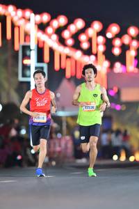 BIB: 0416, 22536
                            <button type="button" onclick="openModal(19709919)" class="btn btn-primary btn-sm float-right btn-popup" data-toggle="modal" data-target=".modal-high-quality">
                        <i class="fas fa-shopping-cart"></i> Add to Cart
                    </button>
                                            <button type="button" onclick="isThisMe(19709919, true)" class="btn btn-success btn-sm float-right btn-popup btn-isme hidden" data-toggle="tooltip" data-placement="bottom" title="นี่คือรูปของคุณใช่ไหม คลิกที่นี่เพื่อเอาเข้าอัลบั้ม">
                        <i class="fas fa-plus"></i> Add to album
                    </button>
                    <button type="button" onclick="isThisMe(19709919, false)" class="btn btn-warning btn-sm float-right btn-popup btn-isnotme hidden">
                        <i class="fas fa-ban"></i> Remove from album
                    </button>