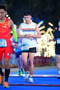 BIB: 0233, 41224, 437
                            <button type="button" onclick="openModal(20399384)" class="btn btn-primary btn-sm float-right btn-popup" data-toggle="modal" data-target=".modal-high-quality">
                        <i class="fas fa-shopping-cart"></i> Add to Cart
                    </button>
                                            <button type="button" onclick="isThisMe(20399384, true)" class="btn btn-success btn-sm float-right btn-popup btn-isme hidden" data-toggle="tooltip" data-placement="bottom" title="นี่คือรูปของคุณใช่ไหม คลิกที่นี่เพื่อเอาเข้าอัลบั้ม">
                        <i class="fas fa-plus"></i> Add to album
                    </button>
                    <button type="button" onclick="isThisMe(20399384, false)" class="btn btn-warning btn-sm float-right btn-popup btn-isnotme hidden">
                        <i class="fas fa-ban"></i> Remove from album
                    </button>