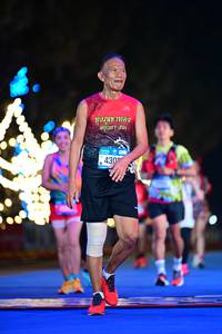 BIB: 430
                            <button type="button" onclick="openModal(20466982)" class="btn btn-primary btn-sm float-right btn-popup" data-toggle="modal" data-target=".modal-high-quality">
                        <i class="fas fa-shopping-cart"></i> Add to Cart
                    </button>
                                            <button type="button" onclick="isThisMe(20466982, true)" class="btn btn-success btn-sm float-right btn-popup btn-isme hidden" data-toggle="tooltip" data-placement="bottom" title="นี่คือรูปของคุณใช่ไหม คลิกที่นี่เพื่อเอาเข้าอัลบั้ม">
                        <i class="fas fa-plus"></i> Add to album
                    </button>
                    <button type="button" onclick="isThisMe(20466982, false)" class="btn btn-warning btn-sm float-right btn-popup btn-isnotme hidden">
                        <i class="fas fa-ban"></i> Remove from album
                    </button>