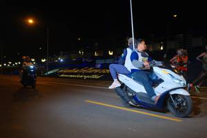 BIB: 828
                            <button type="button" onclick="openModal(20067050)" class="btn btn-primary btn-sm float-right btn-popup" data-toggle="modal" data-target=".modal-high-quality">
                        <i class="fas fa-shopping-cart"></i> Add to Cart
                    </button>
                                            <button type="button" onclick="isThisMe(20067050, true)" class="btn btn-success btn-sm float-right btn-popup btn-isme hidden" data-toggle="tooltip" data-placement="bottom" title="นี่คือรูปของคุณใช่ไหม คลิกที่นี่เพื่อเอาเข้าอัลบั้ม">
                        <i class="fas fa-plus"></i> Add to album
                    </button>
                    <button type="button" onclick="isThisMe(20067050, false)" class="btn btn-warning btn-sm float-right btn-popup btn-isnotme hidden">
                        <i class="fas fa-ban"></i> Remove from album
                    </button>