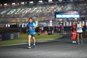 BIB: 4987
                            <button type="button" onclick="openModal(19960675)" class="btn btn-primary btn-sm float-right btn-popup" data-toggle="modal" data-target=".modal-high-quality">
                        <i class="fas fa-shopping-cart"></i> Add to Cart
                    </button>
                                            <button type="button" onclick="isThisMe(19960675, true)" class="btn btn-success btn-sm float-right btn-popup btn-isme hidden" data-toggle="tooltip" data-placement="bottom" title="นี่คือรูปของคุณใช่ไหม คลิกที่นี่เพื่อเอาเข้าอัลบั้ม">
                        <i class="fas fa-plus"></i> Add to album
                    </button>
                    <button type="button" onclick="isThisMe(19960675, false)" class="btn btn-warning btn-sm float-right btn-popup btn-isnotme hidden">
                        <i class="fas fa-ban"></i> Remove from album
                    </button>