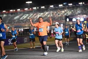 BIB: 0627, 150
                            <button type="button" onclick="openModal(19958884)" class="btn btn-primary btn-sm float-right btn-popup" data-toggle="modal" data-target=".modal-high-quality">
                        <i class="fas fa-shopping-cart"></i> Add to Cart
                    </button>
                                            <button type="button" onclick="isThisMe(19958884, true)" class="btn btn-success btn-sm float-right btn-popup btn-isme hidden" data-toggle="tooltip" data-placement="bottom" title="นี่คือรูปของคุณใช่ไหม คลิกที่นี่เพื่อเอาเข้าอัลบั้ม">
                        <i class="fas fa-plus"></i> Add to album
                    </button>
                    <button type="button" onclick="isThisMe(19958884, false)" class="btn btn-warning btn-sm float-right btn-popup btn-isnotme hidden">
                        <i class="fas fa-ban"></i> Remove from album
                    </button>