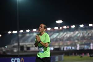 BIB: 42811
                            <button type="button" onclick="openModal(19963225)" class="btn btn-primary btn-sm float-right btn-popup" data-toggle="modal" data-target=".modal-high-quality">
                        <i class="fas fa-shopping-cart"></i> Add to Cart
                    </button>
                                            <button type="button" onclick="isThisMe(19963225, true)" class="btn btn-success btn-sm float-right btn-popup btn-isme hidden" data-toggle="tooltip" data-placement="bottom" title="นี่คือรูปของคุณใช่ไหม คลิกที่นี่เพื่อเอาเข้าอัลบั้ม">
                        <i class="fas fa-plus"></i> Add to album
                    </button>
                    <button type="button" onclick="isThisMe(19963225, false)" class="btn btn-warning btn-sm float-right btn-popup btn-isnotme hidden">
                        <i class="fas fa-ban"></i> Remove from album
                    </button>