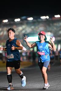 BIB: 43878, 201, 15930
                            <button type="button" onclick="openModal(19959564)" class="btn btn-primary btn-sm float-right btn-popup" data-toggle="modal" data-target=".modal-high-quality">
                        <i class="fas fa-shopping-cart"></i> Add to Cart
                    </button>
                                            <button type="button" onclick="isThisMe(19959564, true)" class="btn btn-success btn-sm float-right btn-popup btn-isme hidden" data-toggle="tooltip" data-placement="bottom" title="นี่คือรูปของคุณใช่ไหม คลิกที่นี่เพื่อเอาเข้าอัลบั้ม">
                        <i class="fas fa-plus"></i> Add to album
                    </button>
                    <button type="button" onclick="isThisMe(19959564, false)" class="btn btn-warning btn-sm float-right btn-popup btn-isnotme hidden">
                        <i class="fas fa-ban"></i> Remove from album
                    </button>