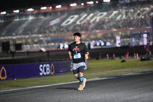 BIB: 4008
                            <button type="button" onclick="openModal(19961948)" class="btn btn-primary btn-sm float-right btn-popup" data-toggle="modal" data-target=".modal-high-quality">
                        <i class="fas fa-shopping-cart"></i> Add to Cart
                    </button>
                                            <button type="button" onclick="isThisMe(19961948, true)" class="btn btn-success btn-sm float-right btn-popup btn-isme hidden" data-toggle="tooltip" data-placement="bottom" title="นี่คือรูปของคุณใช่ไหม คลิกที่นี่เพื่อเอาเข้าอัลบั้ม">
                        <i class="fas fa-plus"></i> Add to album
                    </button>
                    <button type="button" onclick="isThisMe(19961948, false)" class="btn btn-warning btn-sm float-right btn-popup btn-isnotme hidden">
                        <i class="fas fa-ban"></i> Remove from album
                    </button>