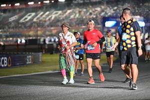 BIB: 4159
                            <button type="button" onclick="openModal(19959064)" class="btn btn-primary btn-sm float-right btn-popup" data-toggle="modal" data-target=".modal-high-quality">
                        <i class="fas fa-shopping-cart"></i> Add to Cart
                    </button>
                                            <button type="button" onclick="isThisMe(19959064, true)" class="btn btn-success btn-sm float-right btn-popup btn-isme hidden" data-toggle="tooltip" data-placement="bottom" title="นี่คือรูปของคุณใช่ไหม คลิกที่นี่เพื่อเอาเข้าอัลบั้ม">
                        <i class="fas fa-plus"></i> Add to album
                    </button>
                    <button type="button" onclick="isThisMe(19959064, false)" class="btn btn-warning btn-sm float-right btn-popup btn-isnotme hidden">
                        <i class="fas fa-ban"></i> Remove from album
                    </button>