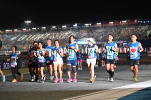 BIB: 4698, 69927
                            <button type="button" onclick="openModal(19959325)" class="btn btn-primary btn-sm float-right btn-popup" data-toggle="modal" data-target=".modal-high-quality">
                        <i class="fas fa-shopping-cart"></i> Add to Cart
                    </button>
                                            <button type="button" onclick="isThisMe(19959325, true)" class="btn btn-success btn-sm float-right btn-popup btn-isme hidden" data-toggle="tooltip" data-placement="bottom" title="นี่คือรูปของคุณใช่ไหม คลิกที่นี่เพื่อเอาเข้าอัลบั้ม">
                        <i class="fas fa-plus"></i> Add to album
                    </button>
                    <button type="button" onclick="isThisMe(19959325, false)" class="btn btn-warning btn-sm float-right btn-popup btn-isnotme hidden">
                        <i class="fas fa-ban"></i> Remove from album
                    </button>