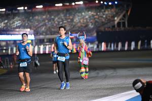 BIB: 310, 85406, 66412
                            <button type="button" onclick="openModal(19961069)" class="btn btn-primary btn-sm float-right btn-popup" data-toggle="modal" data-target=".modal-high-quality">
                        <i class="fas fa-shopping-cart"></i> Add to Cart
                    </button>
                                            <button type="button" onclick="isThisMe(19961069, true)" class="btn btn-success btn-sm float-right btn-popup btn-isme hidden" data-toggle="tooltip" data-placement="bottom" title="นี่คือรูปของคุณใช่ไหม คลิกที่นี่เพื่อเอาเข้าอัลบั้ม">
                        <i class="fas fa-plus"></i> Add to album
                    </button>
                    <button type="button" onclick="isThisMe(19961069, false)" class="btn btn-warning btn-sm float-right btn-popup btn-isnotme hidden">
                        <i class="fas fa-ban"></i> Remove from album
                    </button>