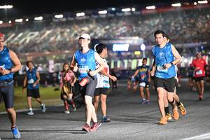 BIB: 40600, 42815
                            <button type="button" onclick="openModal(19958955)" class="btn btn-primary btn-sm float-right btn-popup" data-toggle="modal" data-target=".modal-high-quality">
                        <i class="fas fa-shopping-cart"></i> Add to Cart
                    </button>
                                            <button type="button" onclick="isThisMe(19958955, true)" class="btn btn-success btn-sm float-right btn-popup btn-isme hidden" data-toggle="tooltip" data-placement="bottom" title="นี่คือรูปของคุณใช่ไหม คลิกที่นี่เพื่อเอาเข้าอัลบั้ม">
                        <i class="fas fa-plus"></i> Add to album
                    </button>
                    <button type="button" onclick="isThisMe(19958955, false)" class="btn btn-warning btn-sm float-right btn-popup btn-isnotme hidden">
                        <i class="fas fa-ban"></i> Remove from album
                    </button>