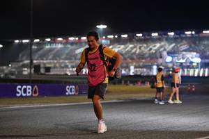 BIB: 634
                            <button type="button" onclick="openModal(19963553)" class="btn btn-primary btn-sm float-right btn-popup" data-toggle="modal" data-target=".modal-high-quality">
                        <i class="fas fa-shopping-cart"></i> Add to Cart
                    </button>
                                            <button type="button" onclick="isThisMe(19963553, true)" class="btn btn-success btn-sm float-right btn-popup btn-isme hidden" data-toggle="tooltip" data-placement="bottom" title="นี่คือรูปของคุณใช่ไหม คลิกที่นี่เพื่อเอาเข้าอัลบั้ม">
                        <i class="fas fa-plus"></i> Add to album
                    </button>
                    <button type="button" onclick="isThisMe(19963553, false)" class="btn btn-warning btn-sm float-right btn-popup btn-isnotme hidden">
                        <i class="fas fa-ban"></i> Remove from album
                    </button>