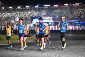 BIB: 77448, 7478, 430
                            <button type="button" onclick="openModal(19963632)" class="btn btn-primary btn-sm float-right btn-popup" data-toggle="modal" data-target=".modal-high-quality">
                        <i class="fas fa-shopping-cart"></i> Add to Cart
                    </button>
                                            <button type="button" onclick="isThisMe(19963632, true)" class="btn btn-success btn-sm float-right btn-popup btn-isme hidden" data-toggle="tooltip" data-placement="bottom" title="นี่คือรูปของคุณใช่ไหม คลิกที่นี่เพื่อเอาเข้าอัลบั้ม">
                        <i class="fas fa-plus"></i> Add to album
                    </button>
                    <button type="button" onclick="isThisMe(19963632, false)" class="btn btn-warning btn-sm float-right btn-popup btn-isnotme hidden">
                        <i class="fas fa-ban"></i> Remove from album
                    </button>