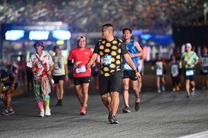 BIB: 1860
                            <button type="button" onclick="openModal(19959024)" class="btn btn-primary btn-sm float-right btn-popup" data-toggle="modal" data-target=".modal-high-quality">
                        <i class="fas fa-shopping-cart"></i> Add to Cart
                    </button>
                                            <button type="button" onclick="isThisMe(19959024, true)" class="btn btn-success btn-sm float-right btn-popup btn-isme hidden" data-toggle="tooltip" data-placement="bottom" title="นี่คือรูปของคุณใช่ไหม คลิกที่นี่เพื่อเอาเข้าอัลบั้ม">
                        <i class="fas fa-plus"></i> Add to album
                    </button>
                    <button type="button" onclick="isThisMe(19959024, false)" class="btn btn-warning btn-sm float-right btn-popup btn-isnotme hidden">
                        <i class="fas fa-ban"></i> Remove from album
                    </button>