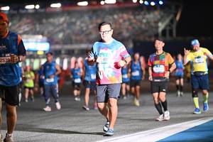 BIB: 2535, 400, 40528
                            <button type="button" onclick="openModal(19957816)" class="btn btn-primary btn-sm float-right btn-popup" data-toggle="modal" data-target=".modal-high-quality">
                        <i class="fas fa-shopping-cart"></i> Add to Cart
                    </button>
                                            <button type="button" onclick="isThisMe(19957816, true)" class="btn btn-success btn-sm float-right btn-popup btn-isme hidden" data-toggle="tooltip" data-placement="bottom" title="นี่คือรูปของคุณใช่ไหม คลิกที่นี่เพื่อเอาเข้าอัลบั้ม">
                        <i class="fas fa-plus"></i> Add to album
                    </button>
                    <button type="button" onclick="isThisMe(19957816, false)" class="btn btn-warning btn-sm float-right btn-popup btn-isnotme hidden">
                        <i class="fas fa-ban"></i> Remove from album
                    </button>