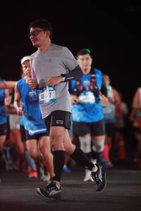 BIB: 414
                            <button type="button" onclick="openModal(20207283)" class="btn btn-primary btn-sm float-right btn-popup" data-toggle="modal" data-target=".modal-high-quality">
                        <i class="fas fa-shopping-cart"></i> Add to Cart
                    </button>
                                            <button type="button" onclick="isThisMe(20207283, true)" class="btn btn-success btn-sm float-right btn-popup btn-isme hidden" data-toggle="tooltip" data-placement="bottom" title="นี่คือรูปของคุณใช่ไหม คลิกที่นี่เพื่อเอาเข้าอัลบั้ม">
                        <i class="fas fa-plus"></i> Add to album
                    </button>
                    <button type="button" onclick="isThisMe(20207283, false)" class="btn btn-warning btn-sm float-right btn-popup btn-isnotme hidden">
                        <i class="fas fa-ban"></i> Remove from album
                    </button>