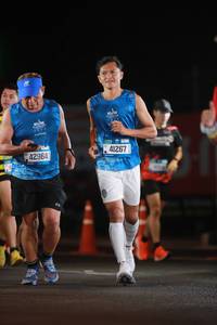 BIB: 42964, 41267
                            <button type="button" onclick="openModal(20195421)" class="btn btn-primary btn-sm float-right btn-popup" data-toggle="modal" data-target=".modal-high-quality">
                        <i class="fas fa-shopping-cart"></i> Add to Cart
                    </button>
                                            <button type="button" onclick="isThisMe(20195421, true)" class="btn btn-success btn-sm float-right btn-popup btn-isme hidden" data-toggle="tooltip" data-placement="bottom" title="นี่คือรูปของคุณใช่ไหม คลิกที่นี่เพื่อเอาเข้าอัลบั้ม">
                        <i class="fas fa-plus"></i> Add to album
                    </button>
                    <button type="button" onclick="isThisMe(20195421, false)" class="btn btn-warning btn-sm float-right btn-popup btn-isnotme hidden">
                        <i class="fas fa-ban"></i> Remove from album
                    </button>