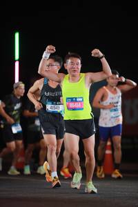 BIB: 1000, 41949, 86414
                            <button type="button" onclick="openModal(20194718)" class="btn btn-primary btn-sm float-right btn-popup" data-toggle="modal" data-target=".modal-high-quality">
                        <i class="fas fa-shopping-cart"></i> Add to Cart
                    </button>
                                            <button type="button" onclick="isThisMe(20194718, true)" class="btn btn-success btn-sm float-right btn-popup btn-isme hidden" data-toggle="tooltip" data-placement="bottom" title="นี่คือรูปของคุณใช่ไหม คลิกที่นี่เพื่อเอาเข้าอัลบั้ม">
                        <i class="fas fa-plus"></i> Add to album
                    </button>
                    <button type="button" onclick="isThisMe(20194718, false)" class="btn btn-warning btn-sm float-right btn-popup btn-isnotme hidden">
                        <i class="fas fa-ban"></i> Remove from album
                    </button>