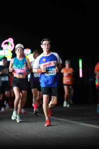 BIB: 45020, 42625
                            <button type="button" onclick="openModal(20640830)" class="btn btn-primary btn-sm float-right btn-popup" data-toggle="modal" data-target=".modal-high-quality">
                        <i class="fas fa-shopping-cart"></i> Add to Cart
                    </button>
                                            <button type="button" onclick="isThisMe(20640830, true)" class="btn btn-success btn-sm float-right btn-popup btn-isme hidden" data-toggle="tooltip" data-placement="bottom" title="นี่คือรูปของคุณใช่ไหม คลิกที่นี่เพื่อเอาเข้าอัลบั้ม">
                        <i class="fas fa-plus"></i> Add to album
                    </button>
                    <button type="button" onclick="isThisMe(20640830, false)" class="btn btn-warning btn-sm float-right btn-popup btn-isnotme hidden">
                        <i class="fas fa-ban"></i> Remove from album
                    </button>