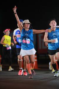 BIB: 200, 45471, 216
                            <button type="button" onclick="openModal(21689853)" class="btn btn-primary btn-sm float-right btn-popup" data-toggle="modal" data-target=".modal-high-quality">
                        <i class="fas fa-shopping-cart"></i> Add to Cart
                    </button>
                                            <button type="button" onclick="isThisMe(21689853, true)" class="btn btn-success btn-sm float-right btn-popup btn-isme hidden" data-toggle="tooltip" data-placement="bottom" title="นี่คือรูปของคุณใช่ไหม คลิกที่นี่เพื่อเอาเข้าอัลบั้ม">
                        <i class="fas fa-plus"></i> Add to album
                    </button>
                    <button type="button" onclick="isThisMe(21689853, false)" class="btn btn-warning btn-sm float-right btn-popup btn-isnotme hidden">
                        <i class="fas fa-ban"></i> Remove from album
                    </button>