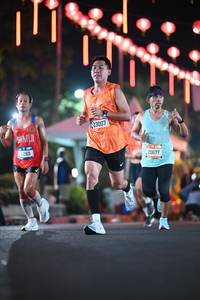 BIB: 269, 23007, 20677
                            <button type="button" onclick="openModal(20116136)" class="btn btn-primary btn-sm float-right btn-popup" data-toggle="modal" data-target=".modal-high-quality">
                        <i class="fas fa-shopping-cart"></i> Add to Cart
                    </button>
                                            <button type="button" onclick="isThisMe(20116136, true)" class="btn btn-success btn-sm float-right btn-popup btn-isme hidden" data-toggle="tooltip" data-placement="bottom" title="นี่คือรูปของคุณใช่ไหม คลิกที่นี่เพื่อเอาเข้าอัลบั้ม">
                        <i class="fas fa-plus"></i> Add to album
                    </button>
                    <button type="button" onclick="isThisMe(20116136, false)" class="btn btn-warning btn-sm float-right btn-popup btn-isnotme hidden">
                        <i class="fas fa-ban"></i> Remove from album
                    </button>