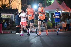 BIB: 22084, 21991, 161, 16409, 221
                            <button type="button" onclick="openModal(20125959)" class="btn btn-primary btn-sm float-right btn-popup" data-toggle="modal" data-target=".modal-high-quality">
                        <i class="fas fa-shopping-cart"></i> Add to Cart
                    </button>
                                            <button type="button" onclick="isThisMe(20125959, true)" class="btn btn-success btn-sm float-right btn-popup btn-isme hidden" data-toggle="tooltip" data-placement="bottom" title="นี่คือรูปของคุณใช่ไหม คลิกที่นี่เพื่อเอาเข้าอัลบั้ม">
                        <i class="fas fa-plus"></i> Add to album
                    </button>
                    <button type="button" onclick="isThisMe(20125959, false)" class="btn btn-warning btn-sm float-right btn-popup btn-isnotme hidden">
                        <i class="fas fa-ban"></i> Remove from album
                    </button>