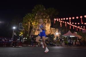 BIB: 1025
                            <button type="button" onclick="openModal(19793970)" class="btn btn-primary btn-sm float-right btn-popup" data-toggle="modal" data-target=".modal-high-quality">
                        <i class="fas fa-shopping-cart"></i> Add to Cart
                    </button>
                                            <button type="button" onclick="isThisMe(19793970, true)" class="btn btn-success btn-sm float-right btn-popup btn-isme hidden" data-toggle="tooltip" data-placement="bottom" title="นี่คือรูปของคุณใช่ไหม คลิกที่นี่เพื่อเอาเข้าอัลบั้ม">
                        <i class="fas fa-plus"></i> Add to album
                    </button>
                    <button type="button" onclick="isThisMe(19793970, false)" class="btn btn-warning btn-sm float-right btn-popup btn-isnotme hidden">
                        <i class="fas fa-ban"></i> Remove from album
                    </button>
