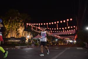 BIB: 261, 41550
                            <button type="button" onclick="openModal(20048301)" class="btn btn-primary btn-sm float-right btn-popup" data-toggle="modal" data-target=".modal-high-quality">
                        <i class="fas fa-shopping-cart"></i> Add to Cart
                    </button>
                                            <button type="button" onclick="isThisMe(20048301, true)" class="btn btn-success btn-sm float-right btn-popup btn-isme hidden" data-toggle="tooltip" data-placement="bottom" title="นี่คือรูปของคุณใช่ไหม คลิกที่นี่เพื่อเอาเข้าอัลบั้ม">
                        <i class="fas fa-plus"></i> Add to album
                    </button>
                    <button type="button" onclick="isThisMe(20048301, false)" class="btn btn-warning btn-sm float-right btn-popup btn-isnotme hidden">
                        <i class="fas fa-ban"></i> Remove from album
                    </button>