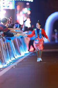 BIB: 5946
                            <button type="button" onclick="openModal(21322444)" class="btn btn-primary btn-sm float-right btn-popup" data-toggle="modal" data-target=".modal-high-quality">
                        <i class="fas fa-shopping-cart"></i> Add to Cart
                    </button>
                                            <button type="button" onclick="isThisMe(21322444, true)" class="btn btn-success btn-sm float-right btn-popup btn-isme hidden" data-toggle="tooltip" data-placement="bottom" title="นี่คือรูปของคุณใช่ไหม คลิกที่นี่เพื่อเอาเข้าอัลบั้ม">
                        <i class="fas fa-plus"></i> Add to album
                    </button>
                    <button type="button" onclick="isThisMe(21322444, false)" class="btn btn-warning btn-sm float-right btn-popup btn-isnotme hidden">
                        <i class="fas fa-ban"></i> Remove from album
                    </button>