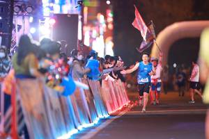 BIB: 200
                            <button type="button" onclick="openModal(21297717)" class="btn btn-primary btn-sm float-right btn-popup" data-toggle="modal" data-target=".modal-high-quality">
                        <i class="fas fa-shopping-cart"></i> Add to Cart
                    </button>
                                            <button type="button" onclick="isThisMe(21297717, true)" class="btn btn-success btn-sm float-right btn-popup btn-isme hidden" data-toggle="tooltip" data-placement="bottom" title="นี่คือรูปของคุณใช่ไหม คลิกที่นี่เพื่อเอาเข้าอัลบั้ม">
                        <i class="fas fa-plus"></i> Add to album
                    </button>
                    <button type="button" onclick="isThisMe(21297717, false)" class="btn btn-warning btn-sm float-right btn-popup btn-isnotme hidden">
                        <i class="fas fa-ban"></i> Remove from album
                    </button>