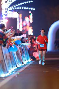 BIB: 43856
                            <button type="button" onclick="openModal(21263492)" class="btn btn-primary btn-sm float-right btn-popup" data-toggle="modal" data-target=".modal-high-quality">
                        <i class="fas fa-shopping-cart"></i> Add to Cart
                    </button>
                                            <button type="button" onclick="isThisMe(21263492, true)" class="btn btn-success btn-sm float-right btn-popup btn-isme hidden" data-toggle="tooltip" data-placement="bottom" title="นี่คือรูปของคุณใช่ไหม คลิกที่นี่เพื่อเอาเข้าอัลบั้ม">
                        <i class="fas fa-plus"></i> Add to album
                    </button>
                    <button type="button" onclick="isThisMe(21263492, false)" class="btn btn-warning btn-sm float-right btn-popup btn-isnotme hidden">
                        <i class="fas fa-ban"></i> Remove from album
                    </button>