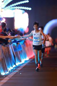BIB: 40147
                            <button type="button" onclick="openModal(21248385)" class="btn btn-primary btn-sm float-right btn-popup" data-toggle="modal" data-target=".modal-high-quality">
                        <i class="fas fa-shopping-cart"></i> Add to Cart
                    </button>
                                            <button type="button" onclick="isThisMe(21248385, true)" class="btn btn-success btn-sm float-right btn-popup btn-isme hidden" data-toggle="tooltip" data-placement="bottom" title="นี่คือรูปของคุณใช่ไหม คลิกที่นี่เพื่อเอาเข้าอัลบั้ม">
                        <i class="fas fa-plus"></i> Add to album
                    </button>
                    <button type="button" onclick="isThisMe(21248385, false)" class="btn btn-warning btn-sm float-right btn-popup btn-isnotme hidden">
                        <i class="fas fa-ban"></i> Remove from album
                    </button>