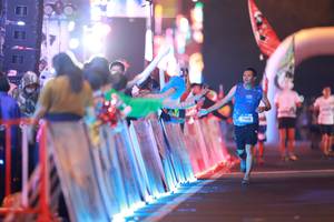 BIB: 7709
                            <button type="button" onclick="openModal(21298274)" class="btn btn-primary btn-sm float-right btn-popup" data-toggle="modal" data-target=".modal-high-quality">
                        <i class="fas fa-shopping-cart"></i> Add to Cart
                    </button>
                                            <button type="button" onclick="isThisMe(21298274, true)" class="btn btn-success btn-sm float-right btn-popup btn-isme hidden" data-toggle="tooltip" data-placement="bottom" title="นี่คือรูปของคุณใช่ไหม คลิกที่นี่เพื่อเอาเข้าอัลบั้ม">
                        <i class="fas fa-plus"></i> Add to album
                    </button>
                    <button type="button" onclick="isThisMe(21298274, false)" class="btn btn-warning btn-sm float-right btn-popup btn-isnotme hidden">
                        <i class="fas fa-ban"></i> Remove from album
                    </button>