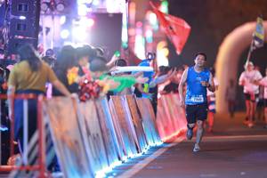 BIB: 77449
                            <button type="button" onclick="openModal(21299925)" class="btn btn-primary btn-sm float-right btn-popup" data-toggle="modal" data-target=".modal-high-quality">
                        <i class="fas fa-shopping-cart"></i> Add to Cart
                    </button>
                                            <button type="button" onclick="isThisMe(21299925, true)" class="btn btn-success btn-sm float-right btn-popup btn-isme hidden" data-toggle="tooltip" data-placement="bottom" title="นี่คือรูปของคุณใช่ไหม คลิกที่นี่เพื่อเอาเข้าอัลบั้ม">
                        <i class="fas fa-plus"></i> Add to album
                    </button>
                    <button type="button" onclick="isThisMe(21299925, false)" class="btn btn-warning btn-sm float-right btn-popup btn-isnotme hidden">
                        <i class="fas fa-ban"></i> Remove from album
                    </button>