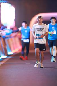 BIB: 4133
                            <button type="button" onclick="openModal(21288538)" class="btn btn-primary btn-sm float-right btn-popup" data-toggle="modal" data-target=".modal-high-quality">
                        <i class="fas fa-shopping-cart"></i> Add to Cart
                    </button>
                                            <button type="button" onclick="isThisMe(21288538, true)" class="btn btn-success btn-sm float-right btn-popup btn-isme hidden" data-toggle="tooltip" data-placement="bottom" title="นี่คือรูปของคุณใช่ไหม คลิกที่นี่เพื่อเอาเข้าอัลบั้ม">
                        <i class="fas fa-plus"></i> Add to album
                    </button>
                    <button type="button" onclick="isThisMe(21288538, false)" class="btn btn-warning btn-sm float-right btn-popup btn-isnotme hidden">
                        <i class="fas fa-ban"></i> Remove from album
                    </button>