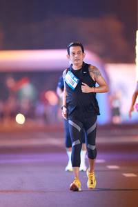 BIB: 160
                            <button type="button" onclick="openModal(21292584)" class="btn btn-primary btn-sm float-right btn-popup" data-toggle="modal" data-target=".modal-high-quality">
                        <i class="fas fa-shopping-cart"></i> Add to Cart
                    </button>
                                            <button type="button" onclick="isThisMe(21292584, true)" class="btn btn-success btn-sm float-right btn-popup btn-isme hidden" data-toggle="tooltip" data-placement="bottom" title="นี่คือรูปของคุณใช่ไหม คลิกที่นี่เพื่อเอาเข้าอัลบั้ม">
                        <i class="fas fa-plus"></i> Add to album
                    </button>
                    <button type="button" onclick="isThisMe(21292584, false)" class="btn btn-warning btn-sm float-right btn-popup btn-isnotme hidden">
                        <i class="fas fa-ban"></i> Remove from album
                    </button>