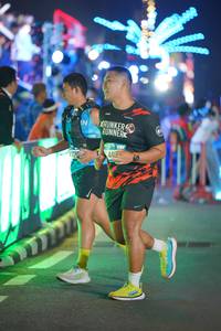 BIB: 735
                            <button type="button" onclick="openModal(21499978)" class="btn btn-primary btn-sm float-right btn-popup" data-toggle="modal" data-target=".modal-high-quality">
                        <i class="fas fa-shopping-cart"></i> Add to Cart
                    </button>
                                            <button type="button" onclick="isThisMe(21499978, true)" class="btn btn-success btn-sm float-right btn-popup btn-isme hidden" data-toggle="tooltip" data-placement="bottom" title="นี่คือรูปของคุณใช่ไหม คลิกที่นี่เพื่อเอาเข้าอัลบั้ม">
                        <i class="fas fa-plus"></i> Add to album
                    </button>
                    <button type="button" onclick="isThisMe(21499978, false)" class="btn btn-warning btn-sm float-right btn-popup btn-isnotme hidden">
                        <i class="fas fa-ban"></i> Remove from album
                    </button>