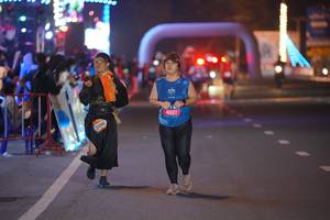 BIB: 99012, 46017
                            <button type="button" onclick="openModal(21503318)" class="btn btn-primary btn-sm float-right btn-popup" data-toggle="modal" data-target=".modal-high-quality">
                        <i class="fas fa-shopping-cart"></i> Add to Cart
                    </button>
                                            <button type="button" onclick="isThisMe(21503318, true)" class="btn btn-success btn-sm float-right btn-popup btn-isme hidden" data-toggle="tooltip" data-placement="bottom" title="นี่คือรูปของคุณใช่ไหม คลิกที่นี่เพื่อเอาเข้าอัลบั้ม">
                        <i class="fas fa-plus"></i> Add to album
                    </button>
                    <button type="button" onclick="isThisMe(21503318, false)" class="btn btn-warning btn-sm float-right btn-popup btn-isnotme hidden">
                        <i class="fas fa-ban"></i> Remove from album
                    </button>