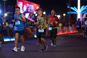 BIB: 3294, 201, 43327
                            <button type="button" onclick="openModal(21288053)" class="btn btn-primary btn-sm float-right btn-popup" data-toggle="modal" data-target=".modal-high-quality">
                        <i class="fas fa-shopping-cart"></i> Add to Cart
                    </button>
                                            <button type="button" onclick="isThisMe(21288053, true)" class="btn btn-success btn-sm float-right btn-popup btn-isme hidden" data-toggle="tooltip" data-placement="bottom" title="นี่คือรูปของคุณใช่ไหม คลิกที่นี่เพื่อเอาเข้าอัลบั้ม">
                        <i class="fas fa-plus"></i> Add to album
                    </button>
                    <button type="button" onclick="isThisMe(21288053, false)" class="btn btn-warning btn-sm float-right btn-popup btn-isnotme hidden">
                        <i class="fas fa-ban"></i> Remove from album
                    </button>