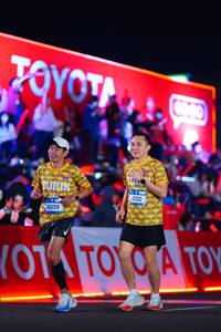 BIB: 41659, 41501, 2014
                            <button type="button" onclick="openModal(19977981)" class="btn btn-primary btn-sm float-right btn-popup" data-toggle="modal" data-target=".modal-high-quality">
                        <i class="fas fa-shopping-cart"></i> Add to Cart
                    </button>
                                            <button type="button" onclick="isThisMe(19977981, true)" class="btn btn-success btn-sm float-right btn-popup btn-isme hidden" data-toggle="tooltip" data-placement="bottom" title="นี่คือรูปของคุณใช่ไหม คลิกที่นี่เพื่อเอาเข้าอัลบั้ม">
                        <i class="fas fa-plus"></i> Add to album
                    </button>
                    <button type="button" onclick="isThisMe(19977981, false)" class="btn btn-warning btn-sm float-right btn-popup btn-isnotme hidden">
                        <i class="fas fa-ban"></i> Remove from album
                    </button>