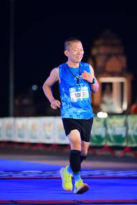 BIB: 4039
                            <button type="button" onclick="openModal(20520388)" class="btn btn-primary btn-sm float-right btn-popup" data-toggle="modal" data-target=".modal-high-quality">
                        <i class="fas fa-shopping-cart"></i> Add to Cart
                    </button>
                                            <button type="button" onclick="isThisMe(20520388, true)" class="btn btn-success btn-sm float-right btn-popup btn-isme hidden" data-toggle="tooltip" data-placement="bottom" title="นี่คือรูปของคุณใช่ไหม คลิกที่นี่เพื่อเอาเข้าอัลบั้ม">
                        <i class="fas fa-plus"></i> Add to album
                    </button>
                    <button type="button" onclick="isThisMe(20520388, false)" class="btn btn-warning btn-sm float-right btn-popup btn-isnotme hidden">
                        <i class="fas fa-ban"></i> Remove from album
                    </button>