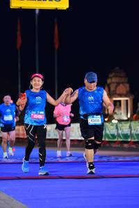 BIB: 45494, 43488
                            <button type="button" onclick="openModal(20550640)" class="btn btn-primary btn-sm float-right btn-popup" data-toggle="modal" data-target=".modal-high-quality">
                        <i class="fas fa-shopping-cart"></i> Add to Cart
                    </button>
                                            <button type="button" onclick="isThisMe(20550640, true)" class="btn btn-success btn-sm float-right btn-popup btn-isme hidden" data-toggle="tooltip" data-placement="bottom" title="นี่คือรูปของคุณใช่ไหม คลิกที่นี่เพื่อเอาเข้าอัลบั้ม">
                        <i class="fas fa-plus"></i> Add to album
                    </button>
                    <button type="button" onclick="isThisMe(20550640, false)" class="btn btn-warning btn-sm float-right btn-popup btn-isnotme hidden">
                        <i class="fas fa-ban"></i> Remove from album
                    </button>