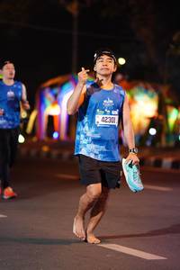 BIB: 42301
                            <button type="button" onclick="openModal(20445832)" class="btn btn-primary btn-sm float-right btn-popup" data-toggle="modal" data-target=".modal-high-quality">
                        <i class="fas fa-shopping-cart"></i> Add to Cart
                    </button>
                                            <button type="button" onclick="isThisMe(20445832, true)" class="btn btn-success btn-sm float-right btn-popup btn-isme hidden" data-toggle="tooltip" data-placement="bottom" title="นี่คือรูปของคุณใช่ไหม คลิกที่นี่เพื่อเอาเข้าอัลบั้ม">
                        <i class="fas fa-plus"></i> Add to album
                    </button>
                    <button type="button" onclick="isThisMe(20445832, false)" class="btn btn-warning btn-sm float-right btn-popup btn-isnotme hidden">
                        <i class="fas fa-ban"></i> Remove from album
                    </button>